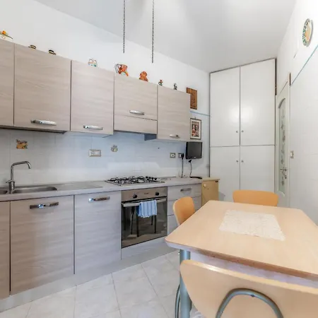 George's Flat - Tiburtina Station Apartment Rome