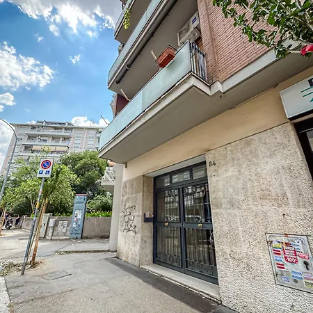 George's Flat - Tiburtina Station Apartment Rome